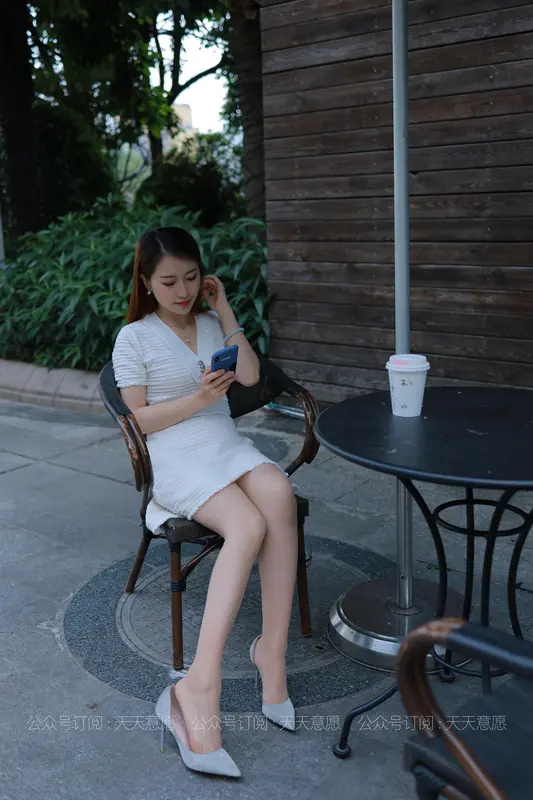 2021.05.25 丝享家814:小婕《肉丝白裙俏佳人》 - IESS
